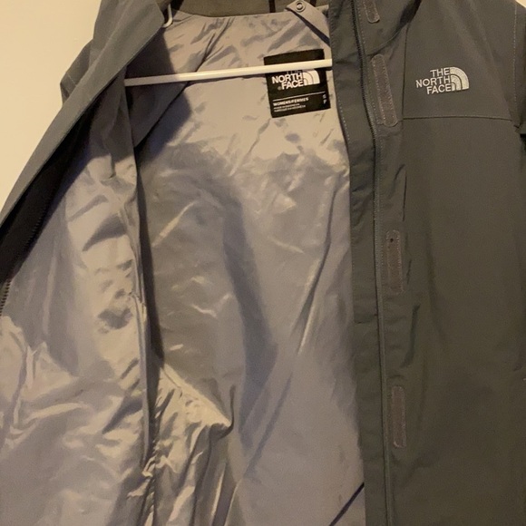 The North Face Triclimate Grey and White Jacket - Picture 10 of 16
